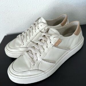 UGG Womens Alameda Lace Up Sneakers